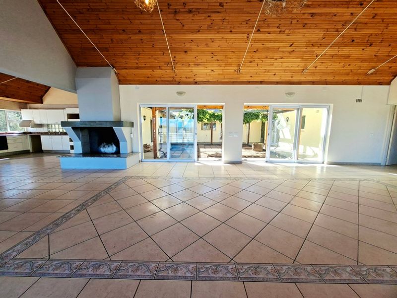 Stunning Gem with lagoon views in Myburgh Park, Langebaan - Photo 9