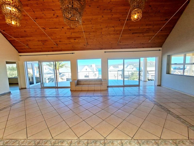Stunning Gem with lagoon views in Myburgh Park, Langebaan - Photo 8