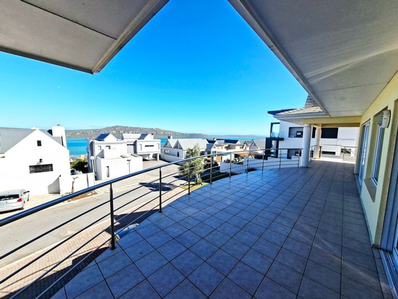 Stunning Gem with lagoon views in Myburgh Park, Langebaan - Photo 5