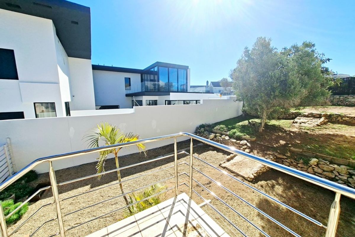Stunning Gem with lagoon views in Myburgh Park, Langebaan - Photo 4