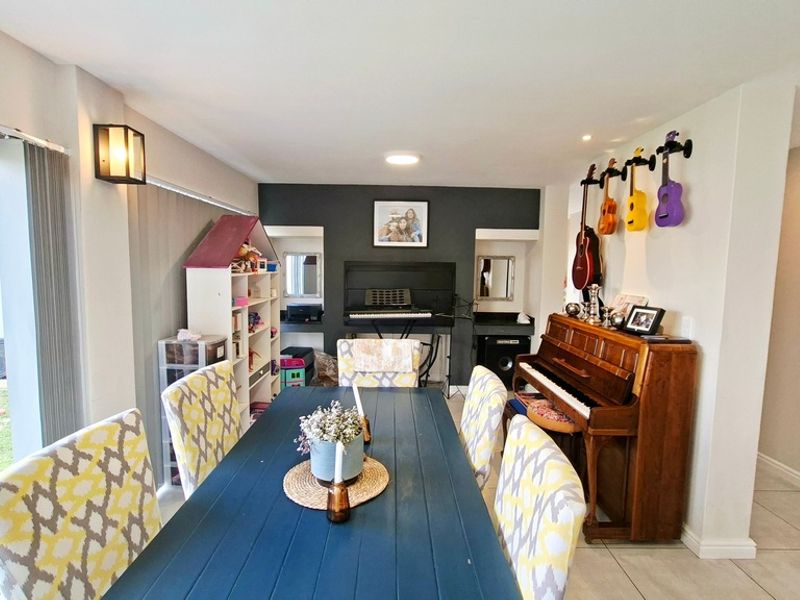 Stylish and Modern three bedroom home in Prestigious Langebaan Country Estate - Photo 9