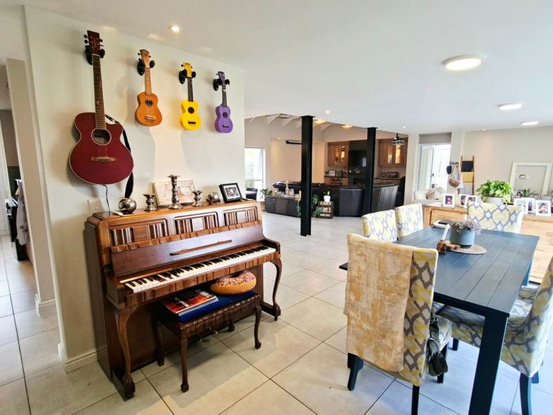 Stylish and Modern three bedroom home in Prestigious Langebaan Country Estate - Photo 10