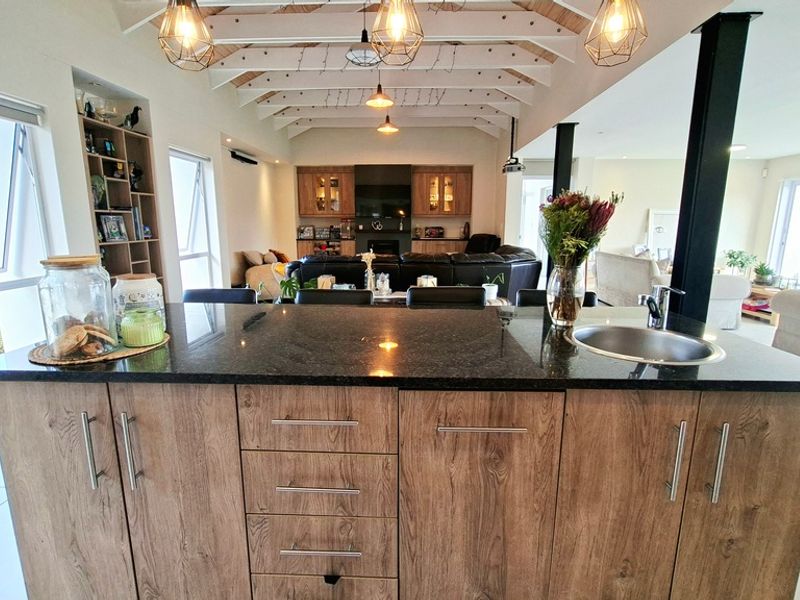 Stylish and Modern three bedroom home in Prestigious Langebaan Country Estate - Photo 8