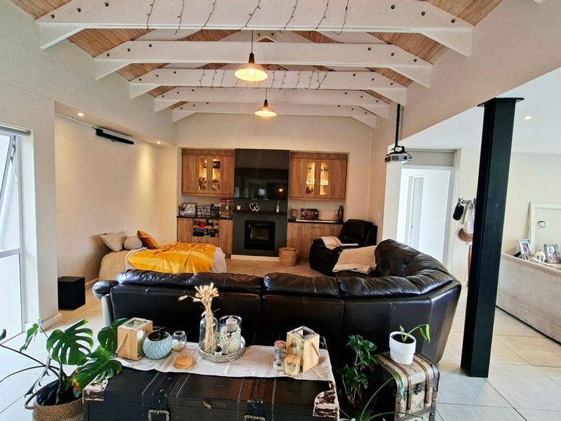 Stylish and Modern three bedroom home in Prestigious Langebaan Country Estate - Photo 6