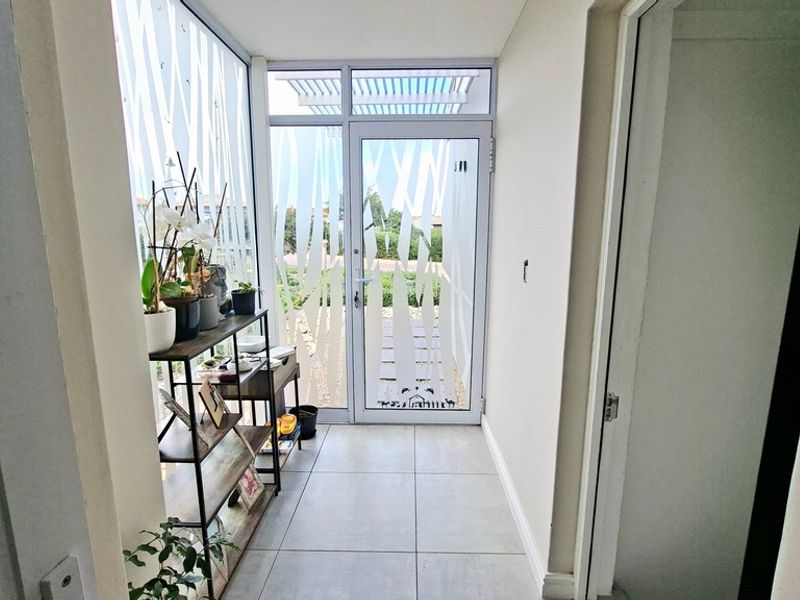Stylish and Modern three bedroom home in Prestigious Langebaan Country Estate - Photo 2