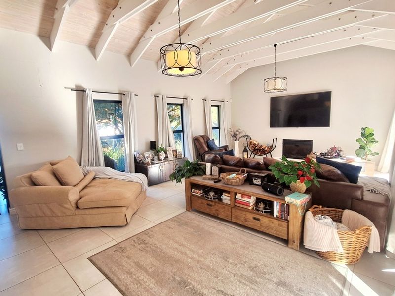 Modern three bedroom home with Seamless Indoor-Outdoor Living in Langebaan Country Estate - Photo 4