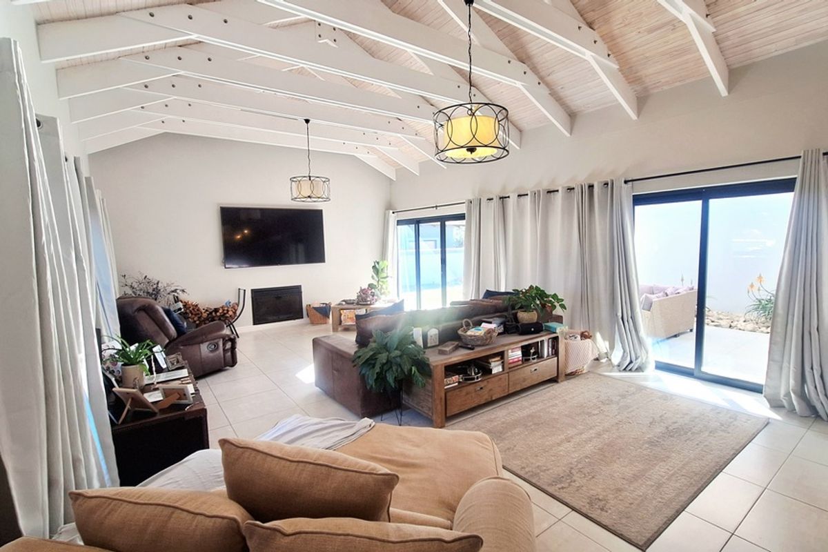 Modern three bedroom home with Seamless Indoor-Outdoor Living in Langebaan Country Estate - Photo 3