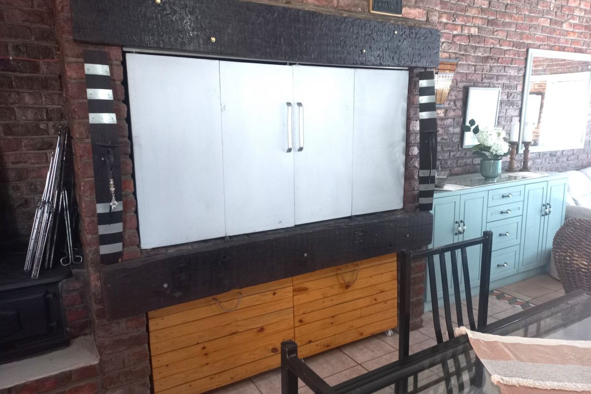 Spacious Family Home for Sale in Velddrif – West Coast Living at Its Best! - Photo 3