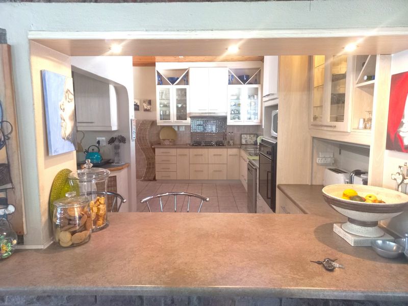 Spacious Family Home for Sale in Velddrif – West Coast Living at Its Best! - Photo 7