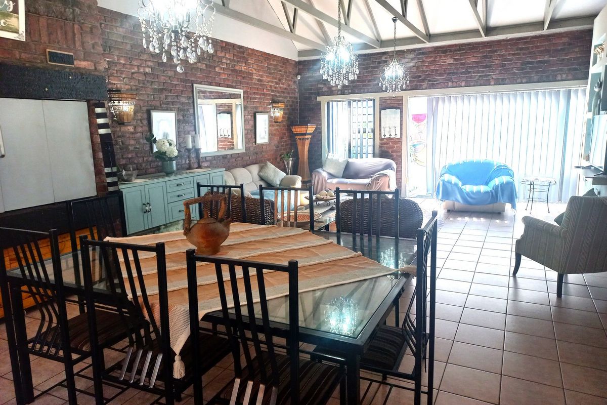 Spacious Family Home for Sale in Velddrif – West Coast Living at Its Best! - Photo 2