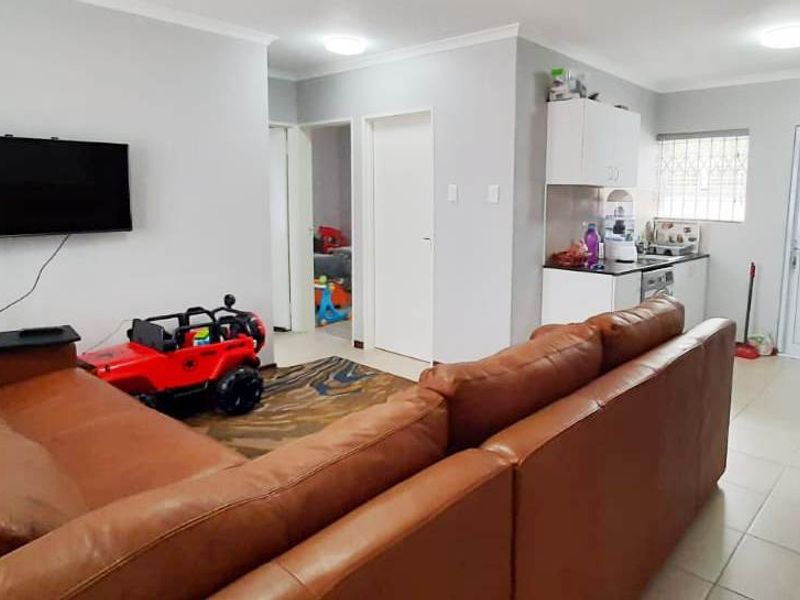 FAIRVIEW 2 BED 1 BATH TOWNHOUSE FOR RENT - Photo 2