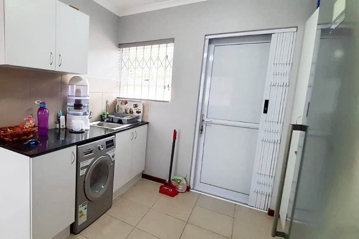 FAIRVIEW 2 BED 1 BATH TOWNHOUSE FOR RENT - Photo 3