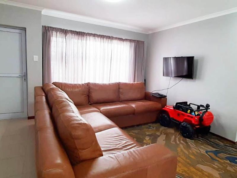 FAIRVIEW 2 BED 1 BATH TOWNHOUSE FOR RENT - Photo 1