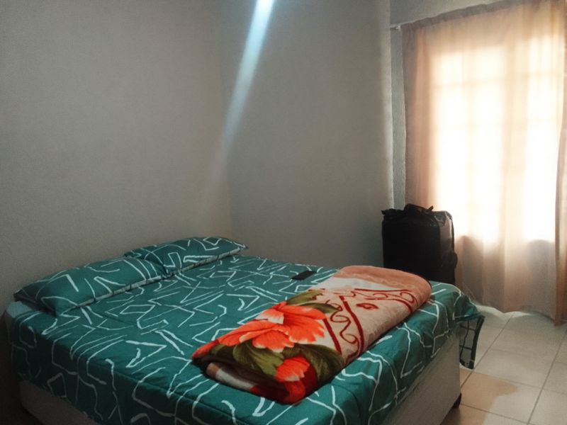 Spacious and Cozy 3-Bedroom Townhouse, Steps from Top Schools - Photo 10