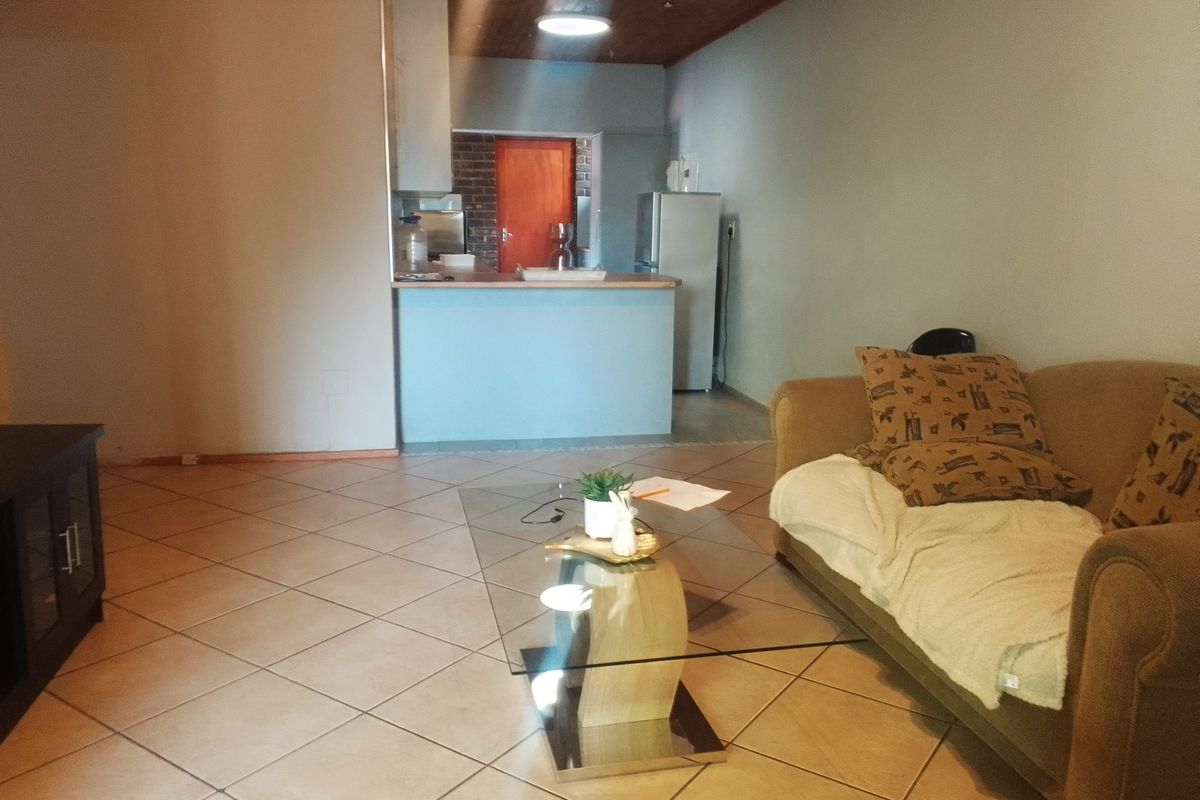 Spacious and Cozy 3-Bedroom Townhouse, Steps from Top Schools - Photo 5