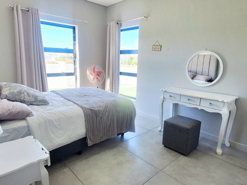 Absolutely Stunning Home with Sea Views in Myburgh Park, Langebaan - Photo 9