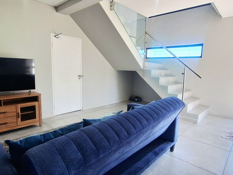 Absolutely Stunning Home with Sea Views in Myburgh Park, Langebaan - Photo 5