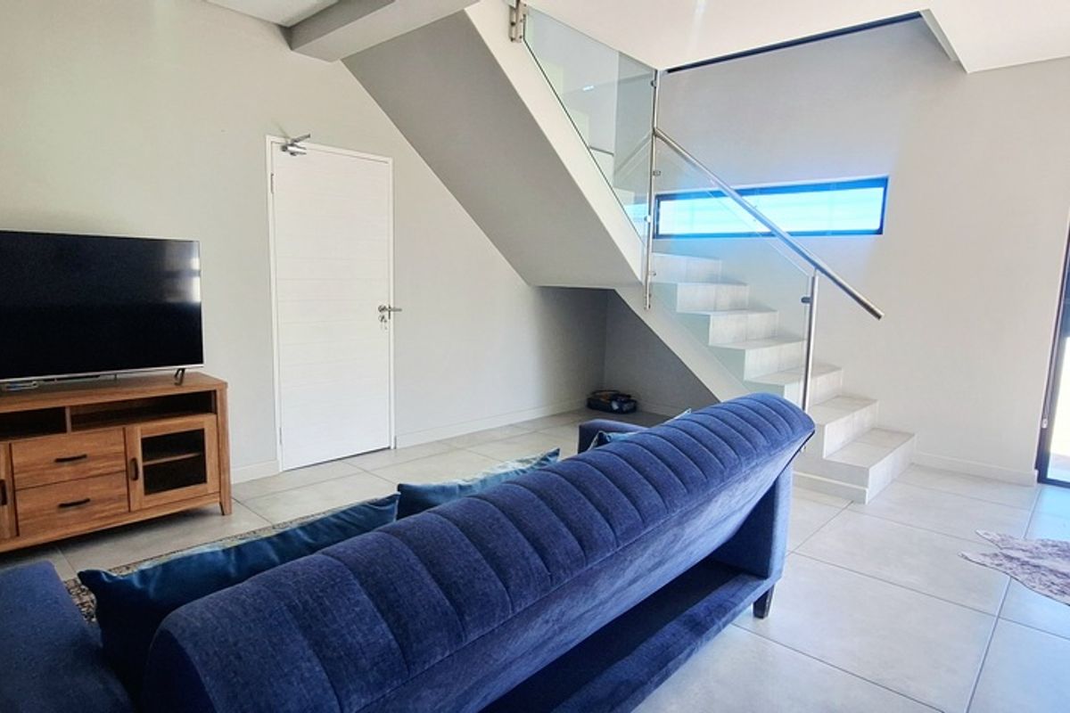 Absolutely Stunning Home with Sea Views in Myburgh Park, Langebaan - Photo 5