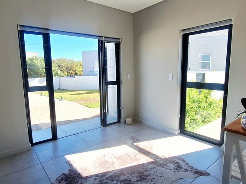 Absolutely Stunning Home with Sea Views in Myburgh Park, Langebaan - Photo 4