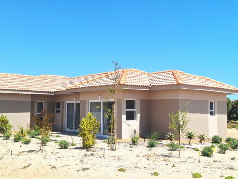4 Bedroom Delux in Langebaan Country Estate - Photo 2