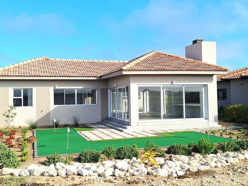 4 Bedroom Delux in Langebaan Country Estate - Photo 3