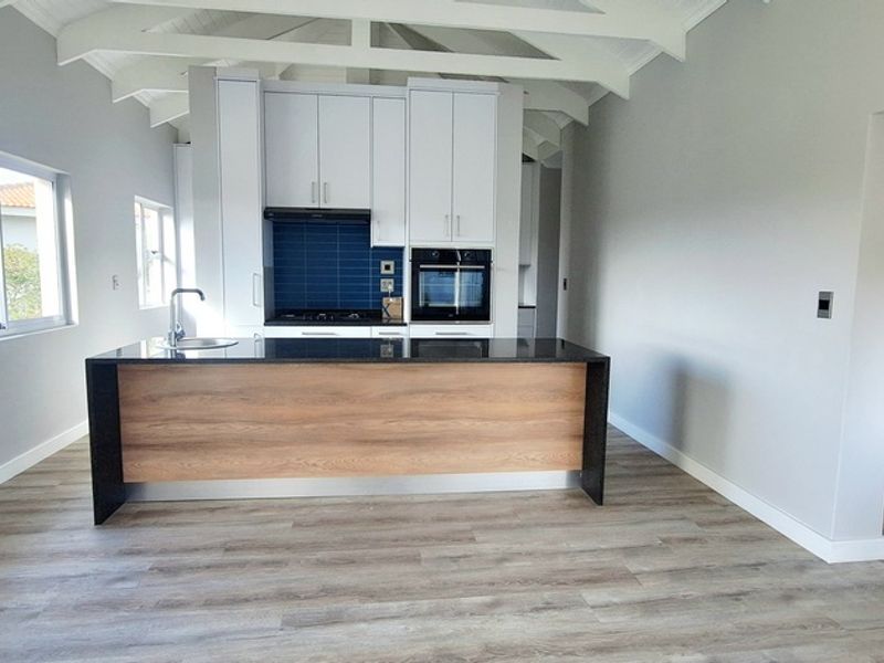 4 Bedroom Delux in Langebaan Country Estate - Photo 10