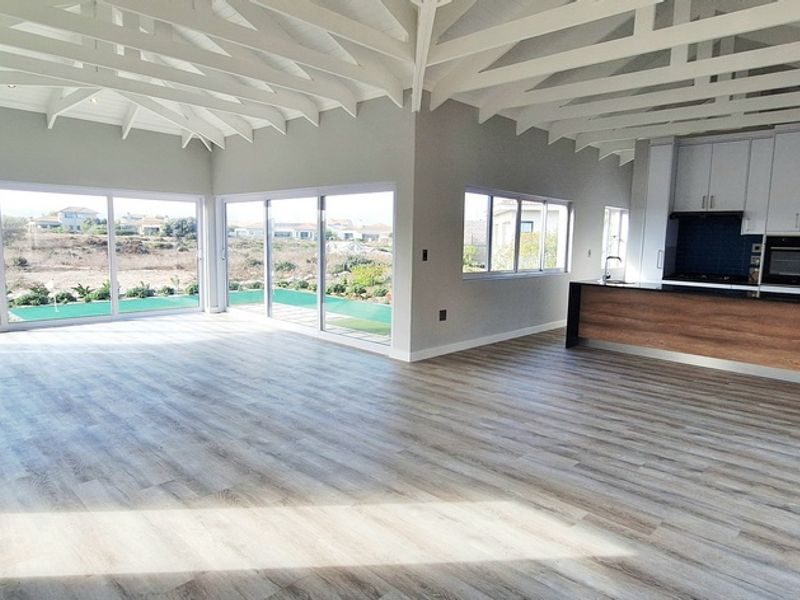 4 Bedroom Delux in Langebaan Country Estate - Photo 4