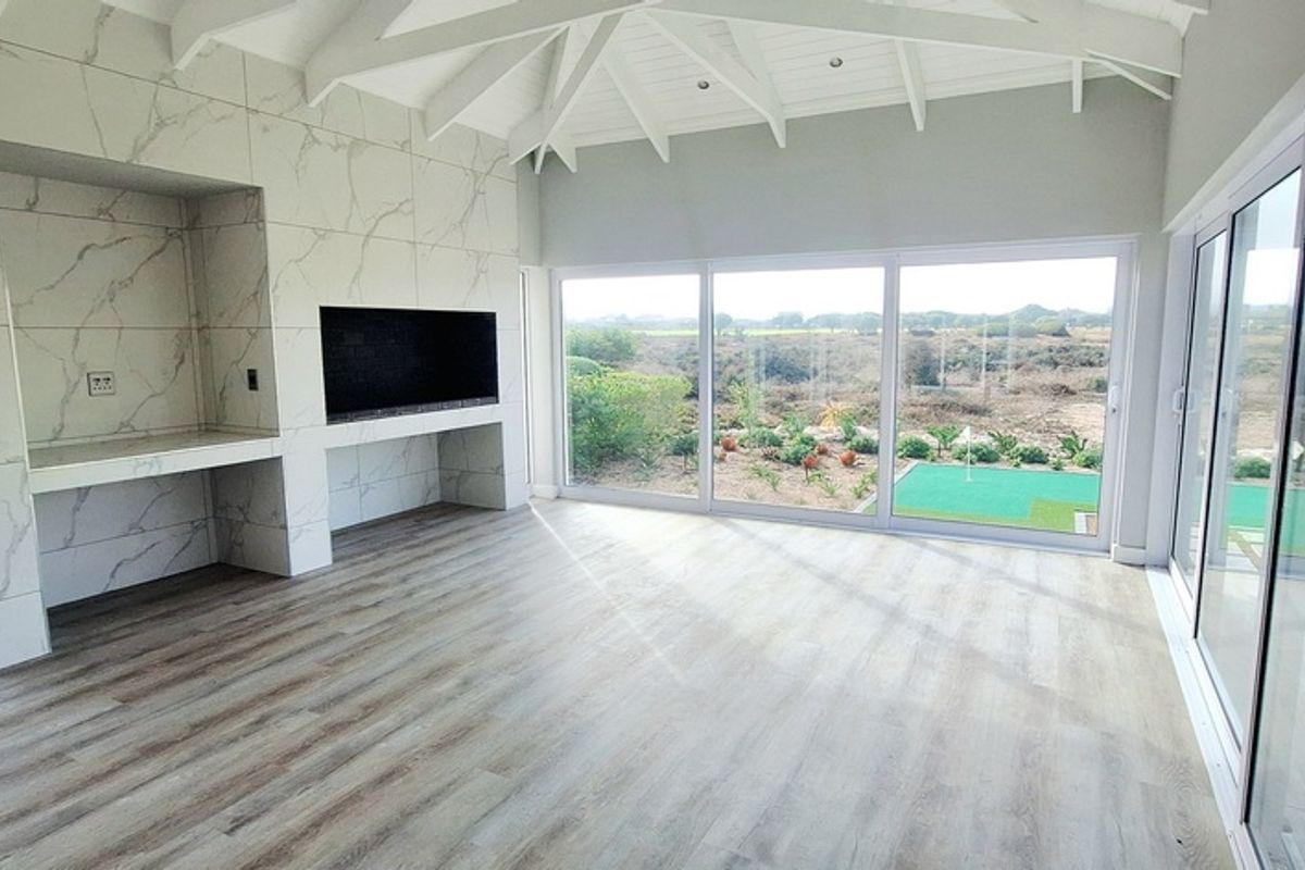 4 Bedroom Delux in Langebaan Country Estate - Photo 5