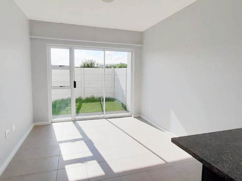 FAIRVIEW 2 BED 2 BATH TOWNHOUSE FOR RENT - Photo 4