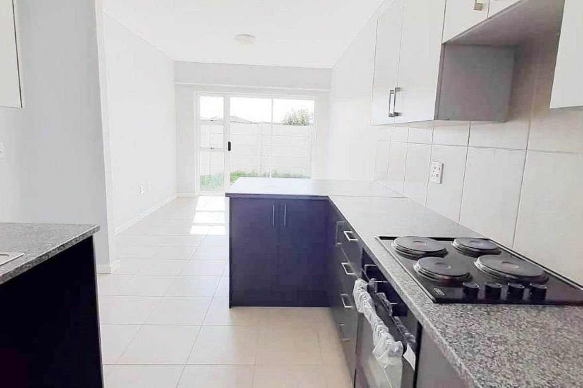 FAIRVIEW 2 BED 2 BATH TOWNHOUSE FOR RENT - Photo 3
