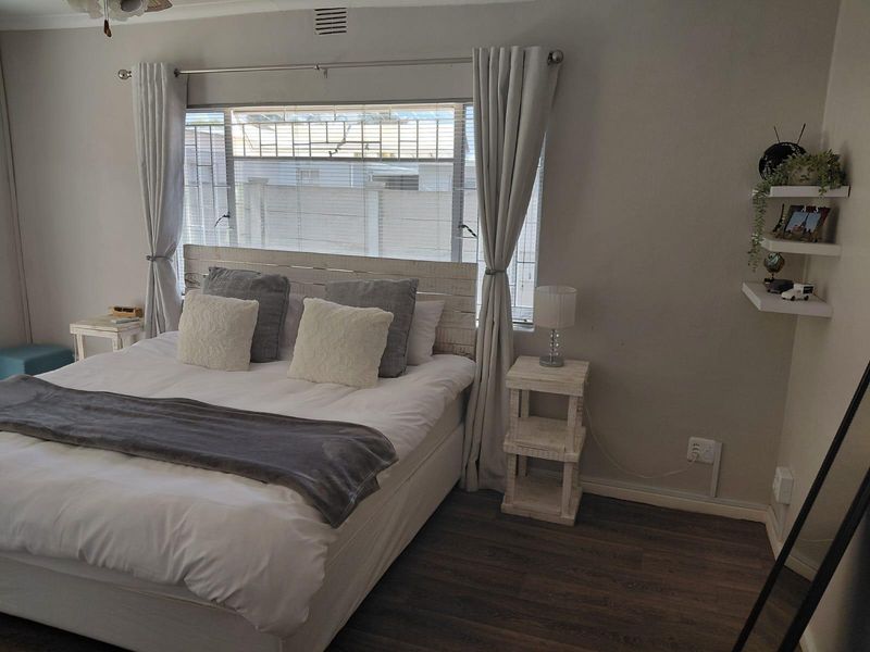 Dual Purpose Family Home - Photo 5