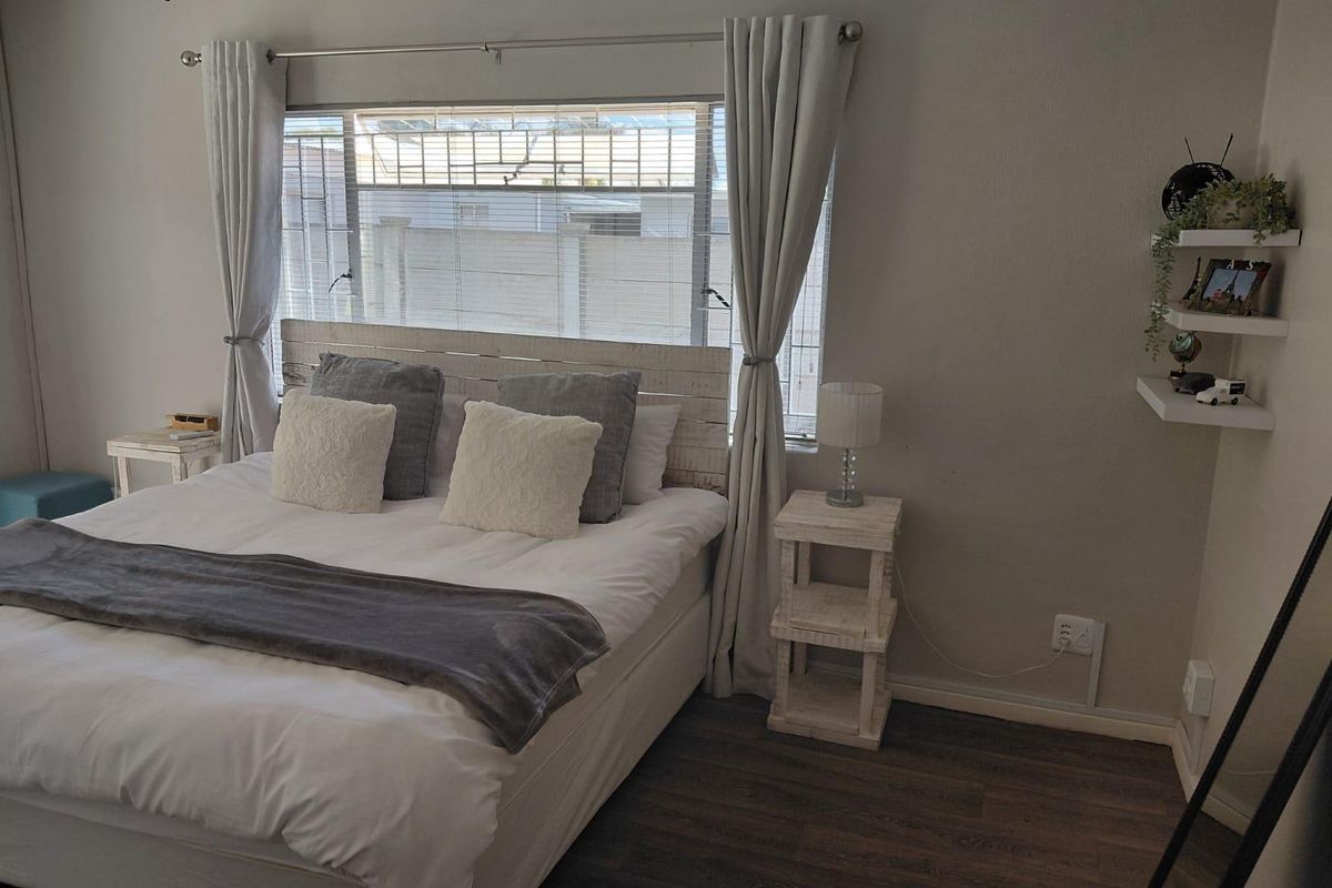 Dual Purpose Family Home - Photo 5