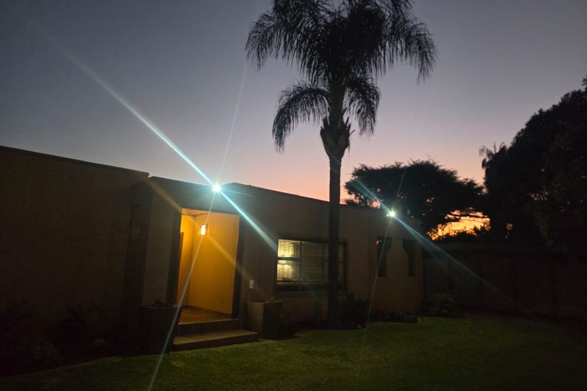 Spacious Family Home with Granny Flat and Excellent Entertainment Features - Photo 4