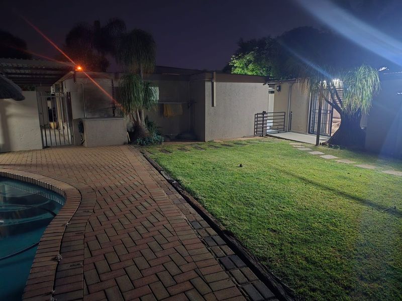 Spacious Family Home with Granny Flat and Excellent Entertainment Features - Photo 8
