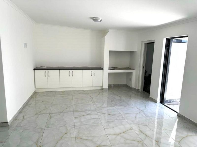 Spacious 4-Bedroom Home to Rent in Laguna Estate, Langebaan - Photo 9