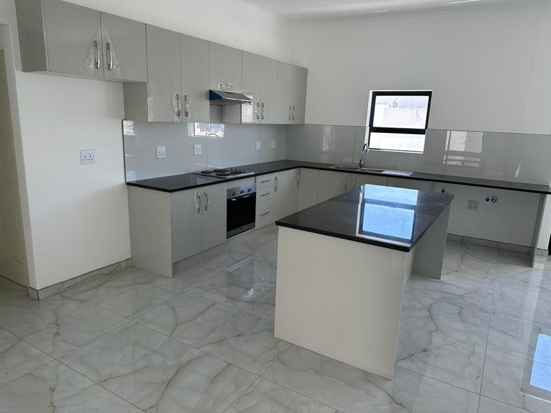 Spacious 4-Bedroom Home to Rent in Laguna Estate, Langebaan - Photo 6