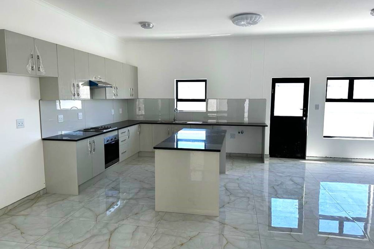 Spacious 4-Bedroom Home to Rent in Laguna Estate, Langebaan - Photo 4