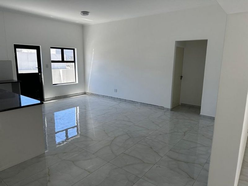 Spacious 4-Bedroom Home to Rent in Laguna Estate, Langebaan - Photo 2