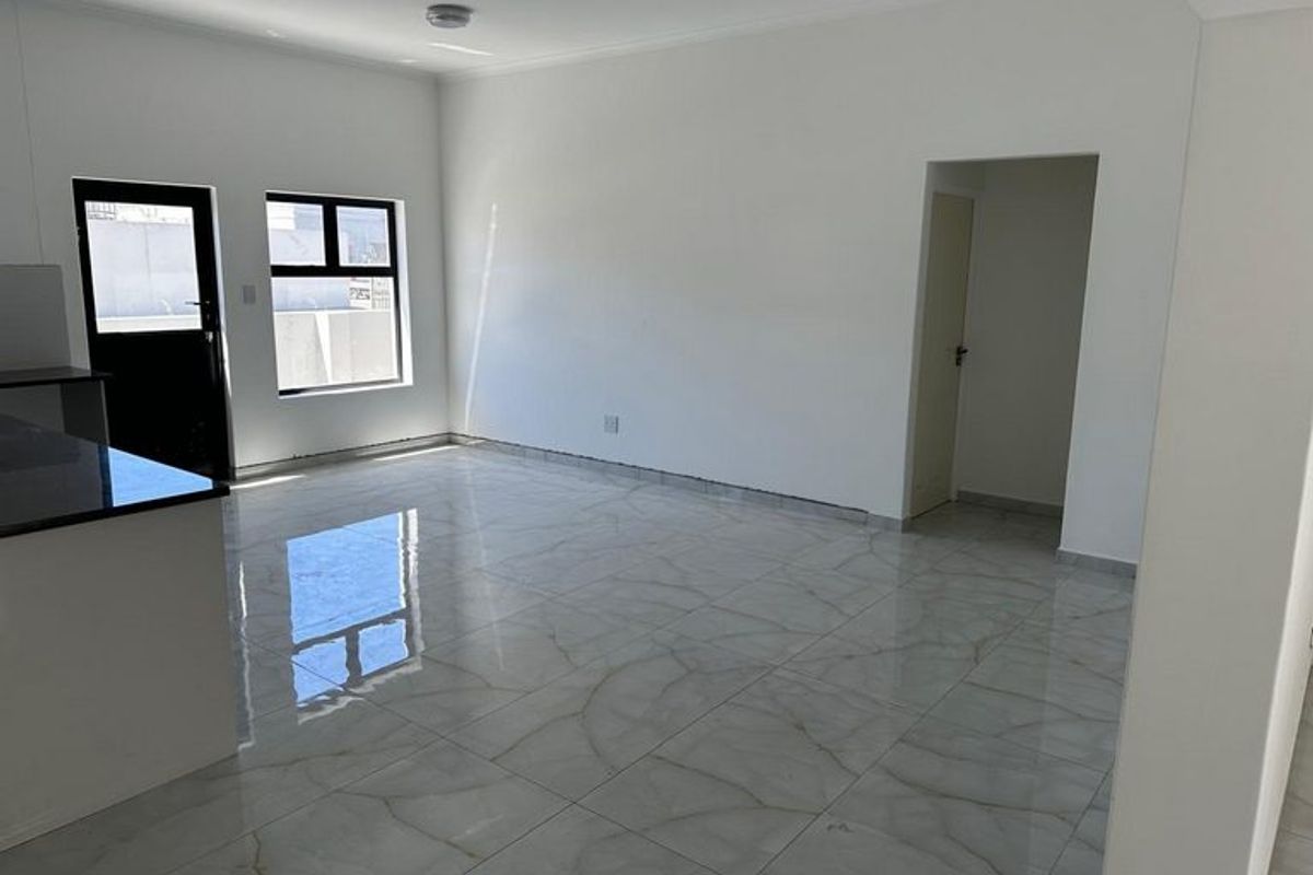 Spacious 4-Bedroom Home to Rent in Laguna Estate, Langebaan - Photo 2