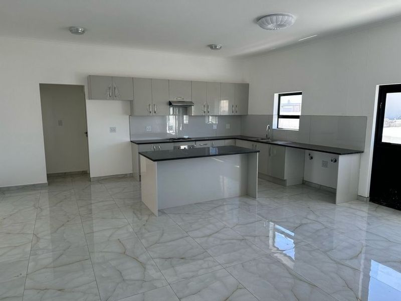 Spacious 4-Bedroom Home to Rent in Laguna Estate, Langebaan - Photo 5