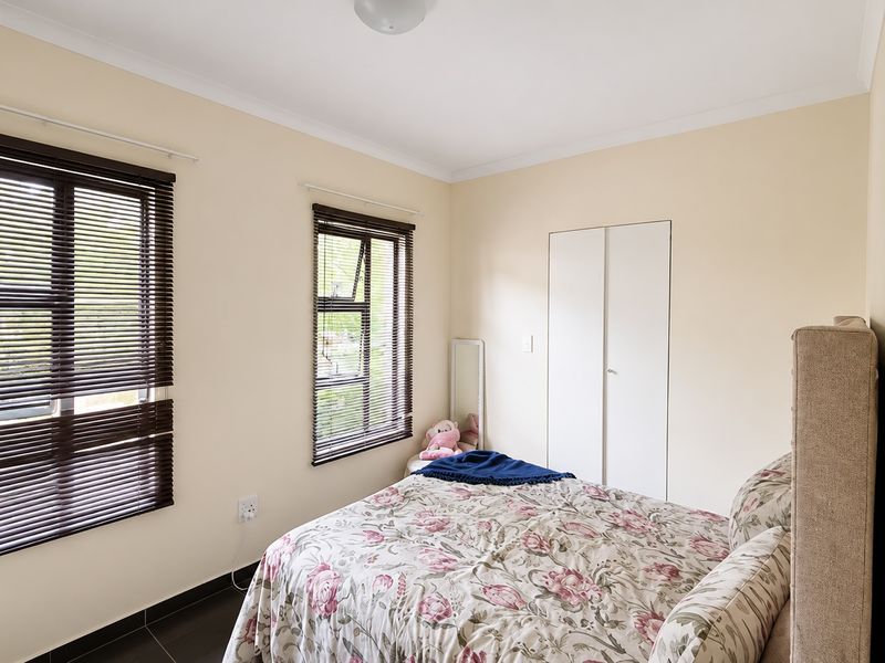 Modern 2 Bedroom Townhouse for Sale in Grobler Park – R580,000 - Photo 6