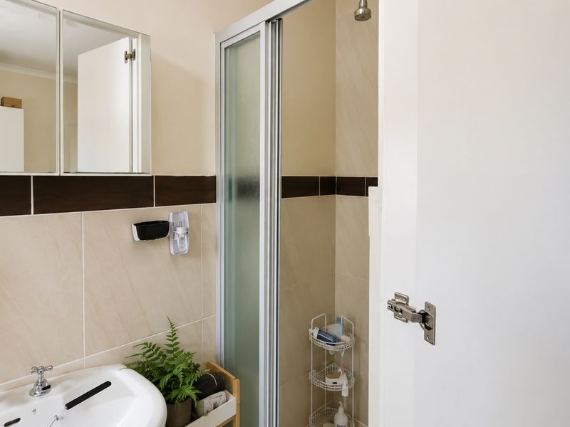 Modern 2 Bedroom Townhouse for Sale in Grobler Park – R580,000 - Photo 8