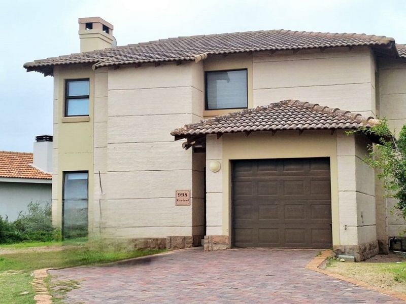 Double storey home in Country Estate - Photo 4