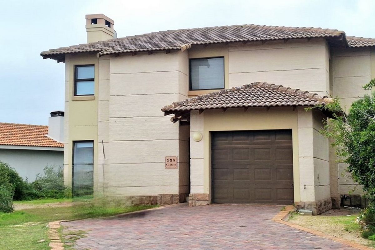 Double storey home in Country Estate - Photo 4