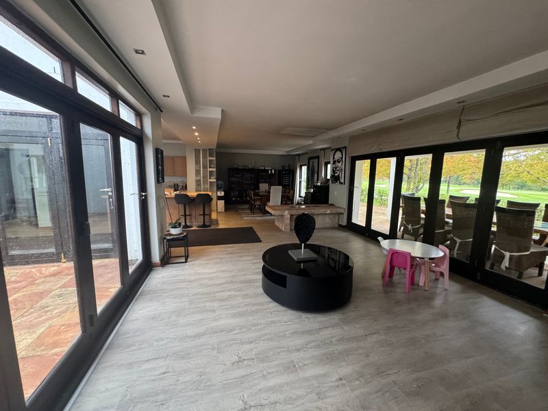 Beautiful Family Home Available for Rental on De Zalze Winelands Golf Estate - Photo 1
