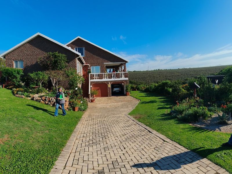 Space for Family, Moments for Life with Panoramic views in Jeffreys Bay. - Photo 9