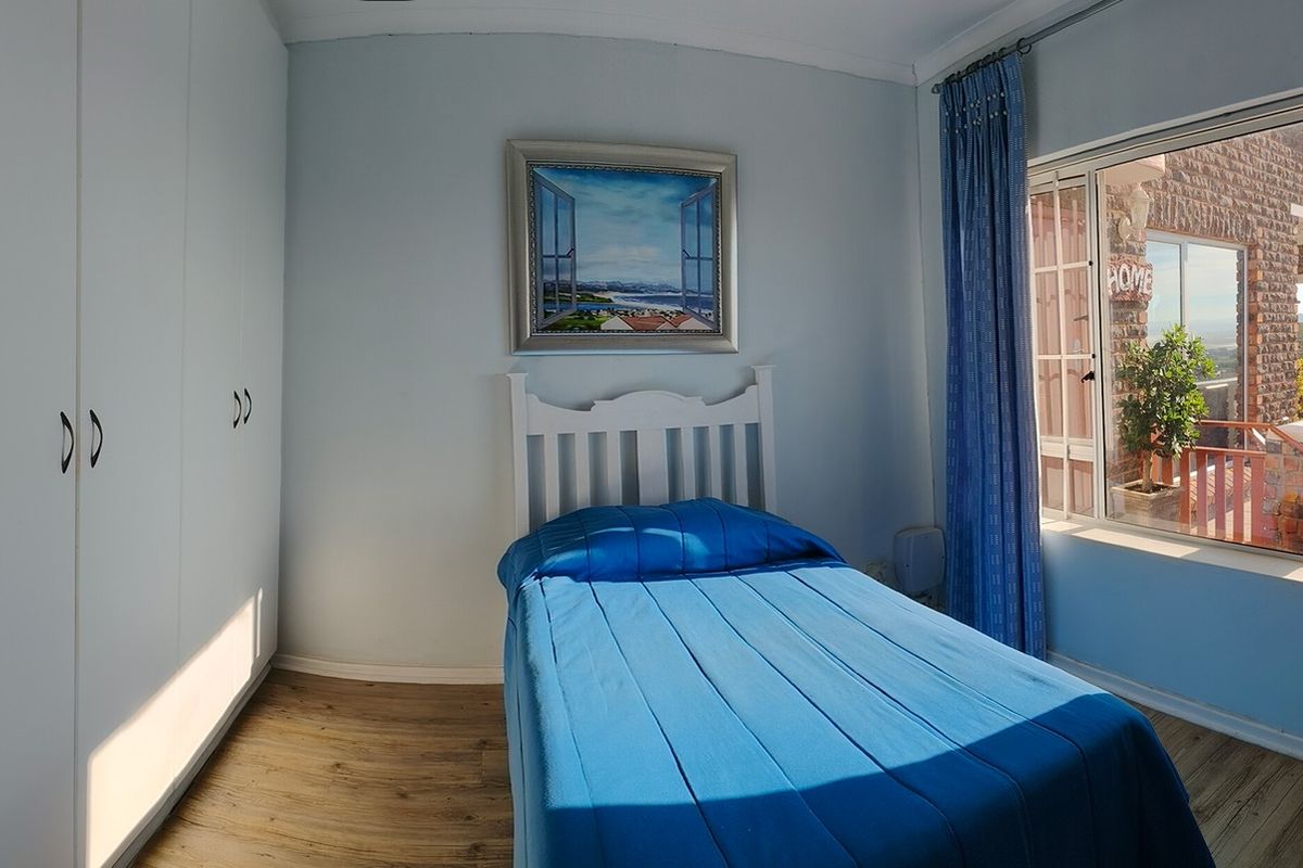 Space for Family, Moments for Life with Panoramic views in Jeffreys Bay. - Photo 3
