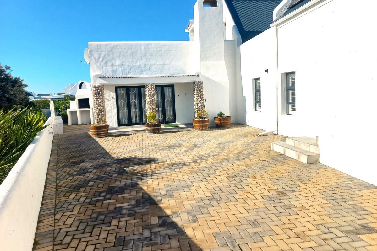 Beautiful Coastal Home for Sale in Dwarskersbos – R5 400 000 - Photo 5