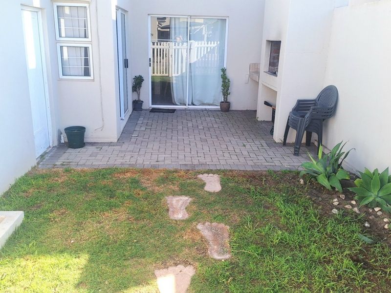 3 Bedroom Duplex to let in Country Club Langebaan - Photo 2