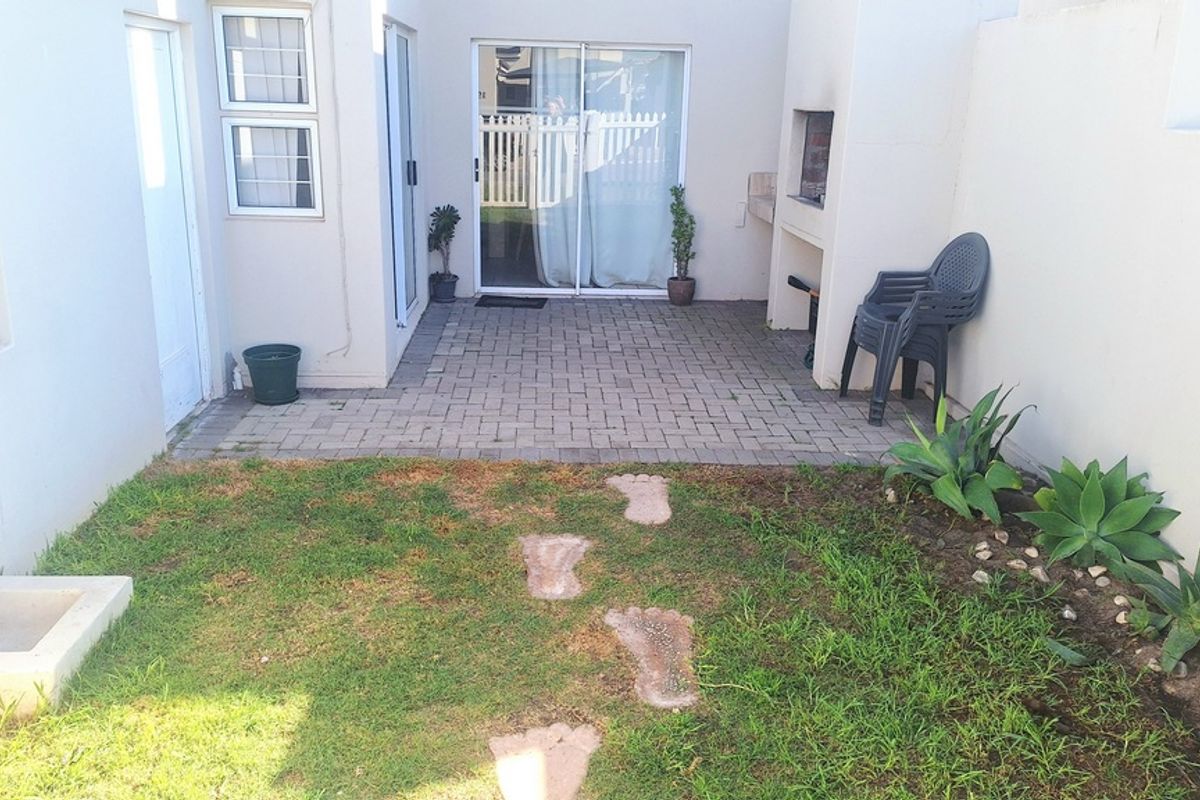 3 Bedroom Duplex to let in Country Club Langebaan - Photo 2